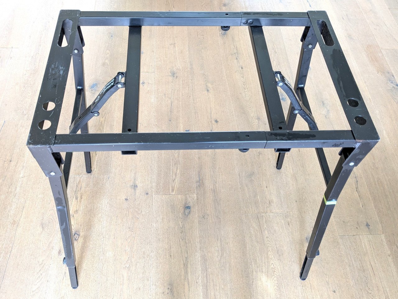Keyboardrek, verstelbaar in hoogte/breedte (metalen stand)