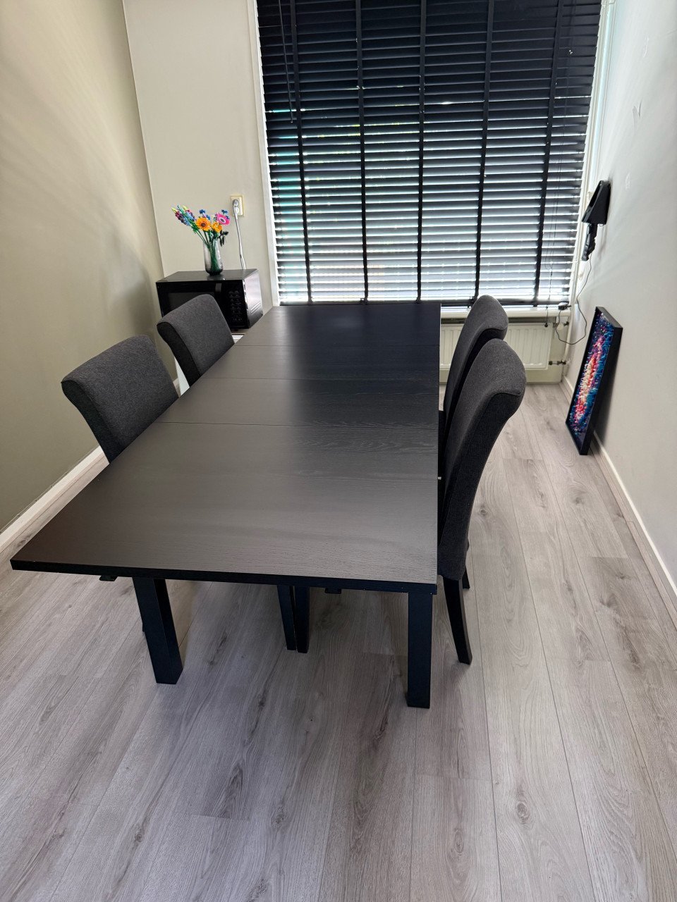 Tafel met stoelen