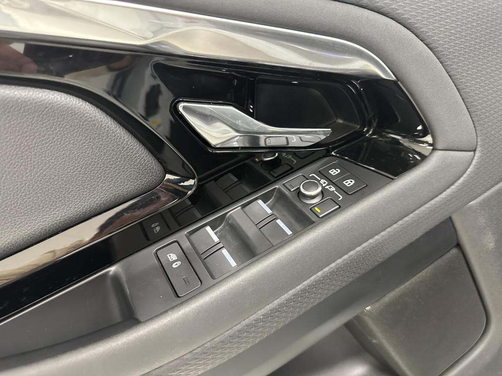 Land Rover Range Rover 1.5 p300e awd nolita ed. | panoramadak | meridian |