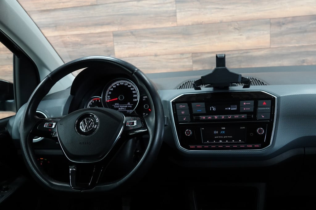 Volkswagen UP! 1.0 tsi high up! | cruise | pdc | bluetooth |