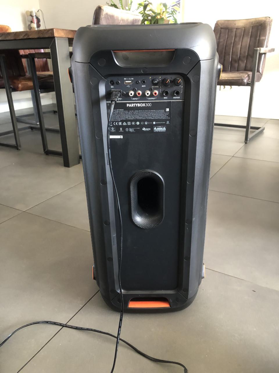 Party speaker300  JBL