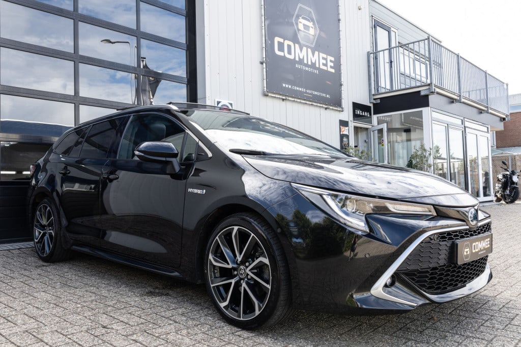 Toyota Corolla Touring Sports 2.0 hybrid executive ✅cam✅hud✅pano✅leder