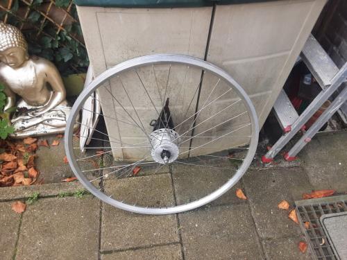 28 inch nexus voorwiel, naafdynamo, rollerbrake rem