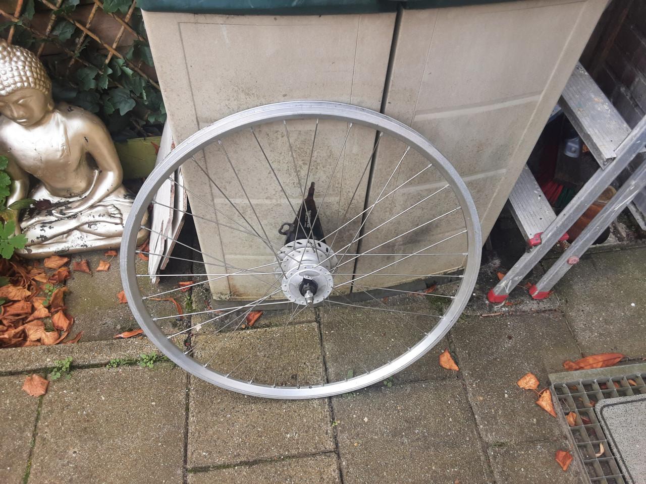 28 inch nexus voorwiel, naafdynamo, rollerbrake rem