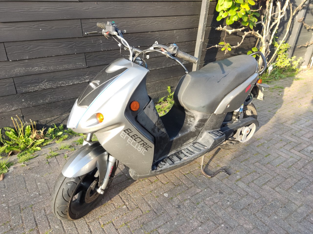 Electrische scooter GOVECS 1.2 Klusproject