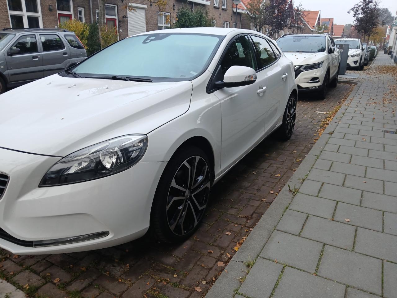Volvo V40 T3 200 pk