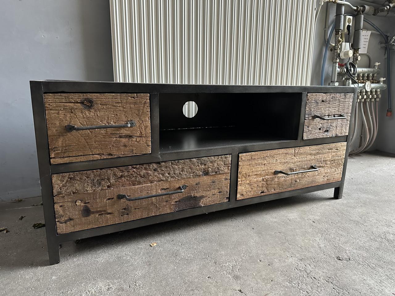 Industrieel TV Meubel