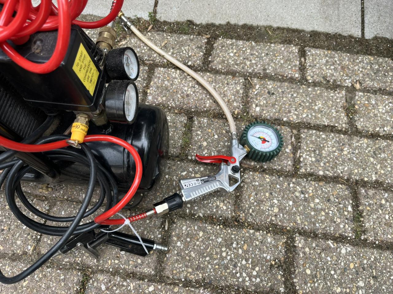 Compressor Ferm FCO-1006 met accessoires