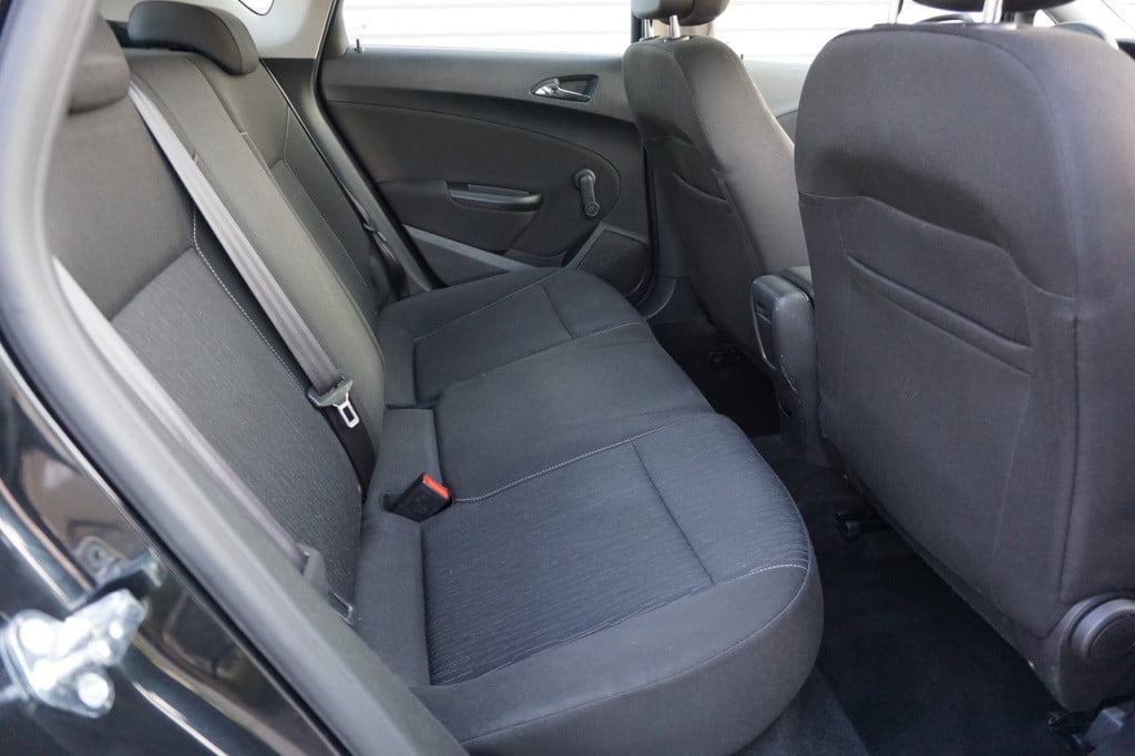 Opel Astra 1.4 turbo blitz - 1e eigenaar - airco / navi / cruise / elektr. 