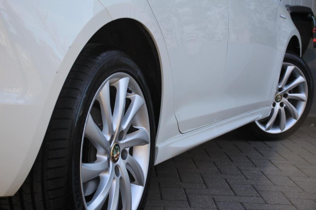 Alfa Romeo Giulietta 1.4 turbo super- sportiva - leer/alcantara - stoelverw