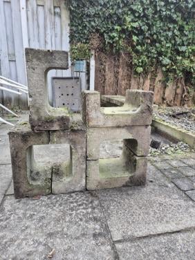 42 betonelementen U- vorm