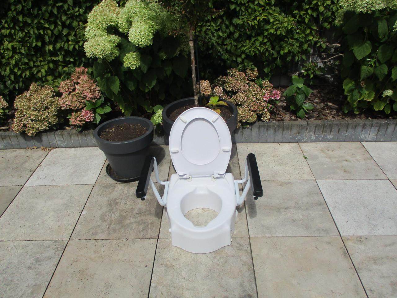 Zgan Toilet verhoger  met afneembare / wegklapbare armleuningen