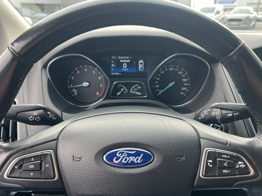 Ford Focus 1.0 ecoboost 125pk titanium , trekhaak , prijs incl nieuwe distr