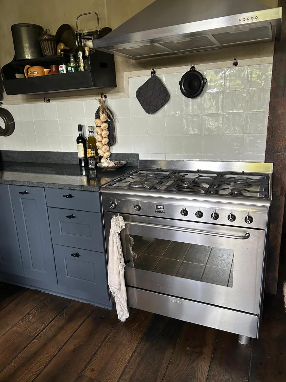 SMEG 90cm gasfornuis en afzuigkap