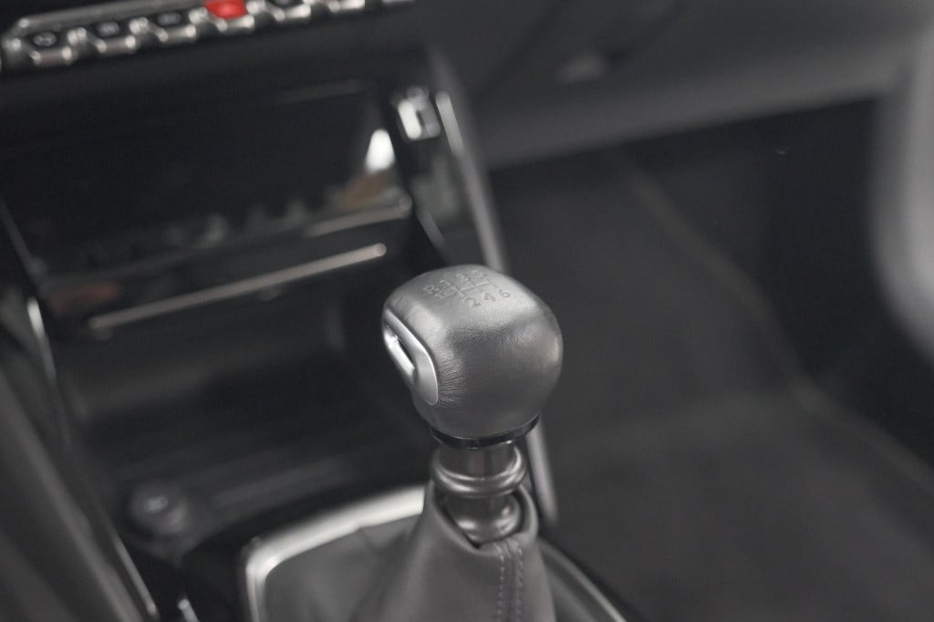 Peugeot 208 puretech 100 allure | adaptieve cruise control | camera | apple