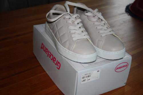 Te koop NIEUWE wandelschoenen