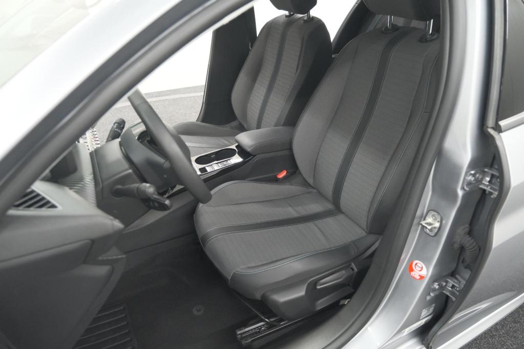 Peugeot 208 puretech 100 allure pack | camera | apple carplay | parkeersens