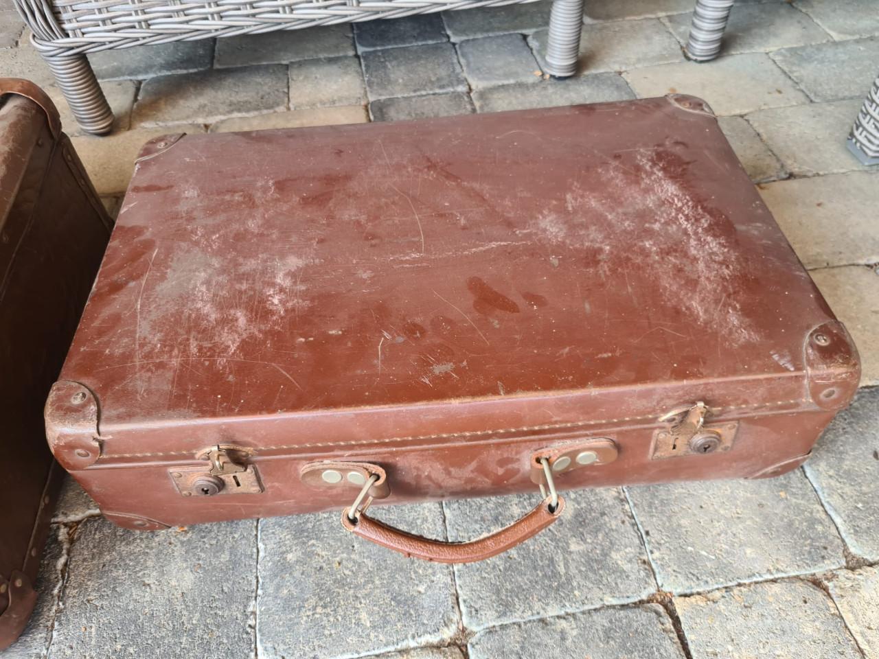 2 vintage koffers 100 jaar oud