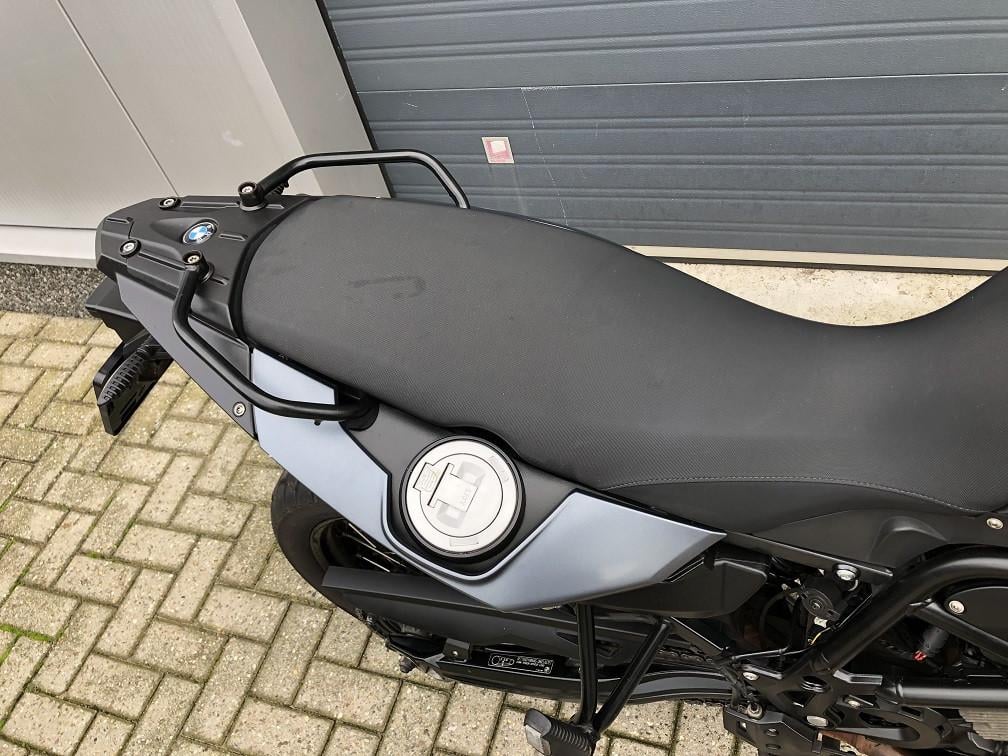 Knappe BMW F800GS uit 2012 met 49 dkm, valbeugel, verstralers etc. €5750,-