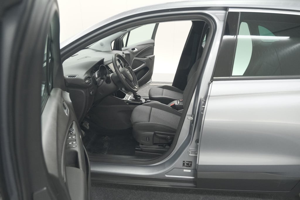 Opel Crossland X turbo 110 elegance | camera | navigatie | parkeersensoren 