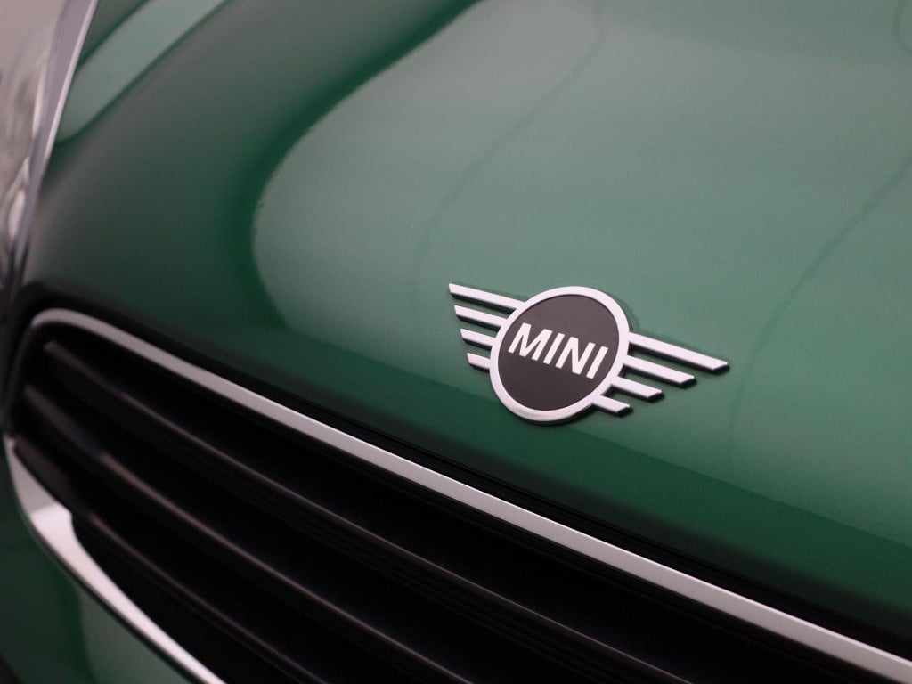 Mini Countryman 1.5 cooper business edition | automaat | lage km stand | ac