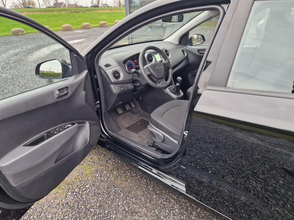 Hyundai I 10 1.0i comfort | carplay | bluetooth | cruise control | navigati