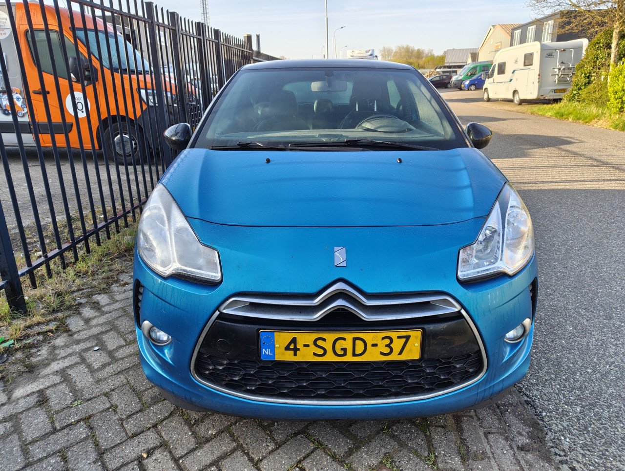 Te koop: Citroën DS3 1.2 VTi Benzine – Blauw/Zwart – APK tot eind juni 2026