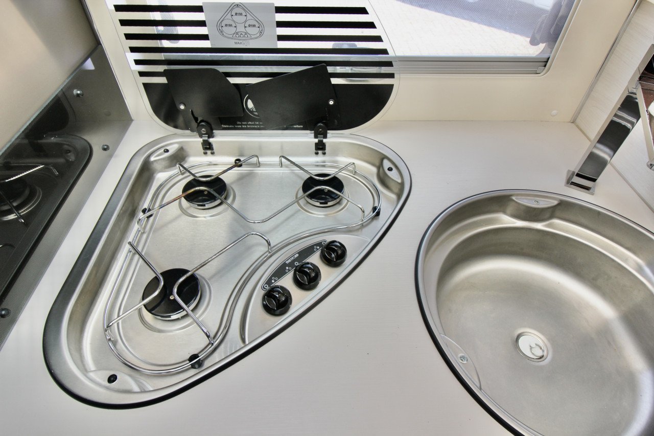 Chausson Welcome 728EB(Queensbed+hefbed, eerste eigenaar, als nieuw!!)