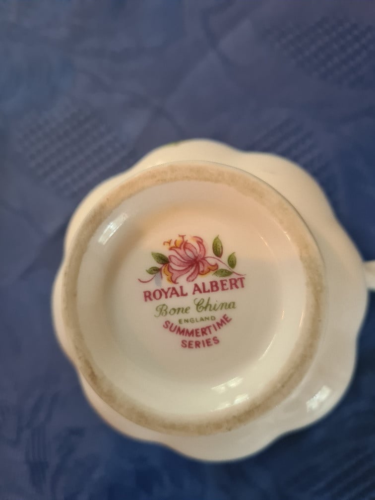 Royel albert kop & schotels vanaf euro; 6,00