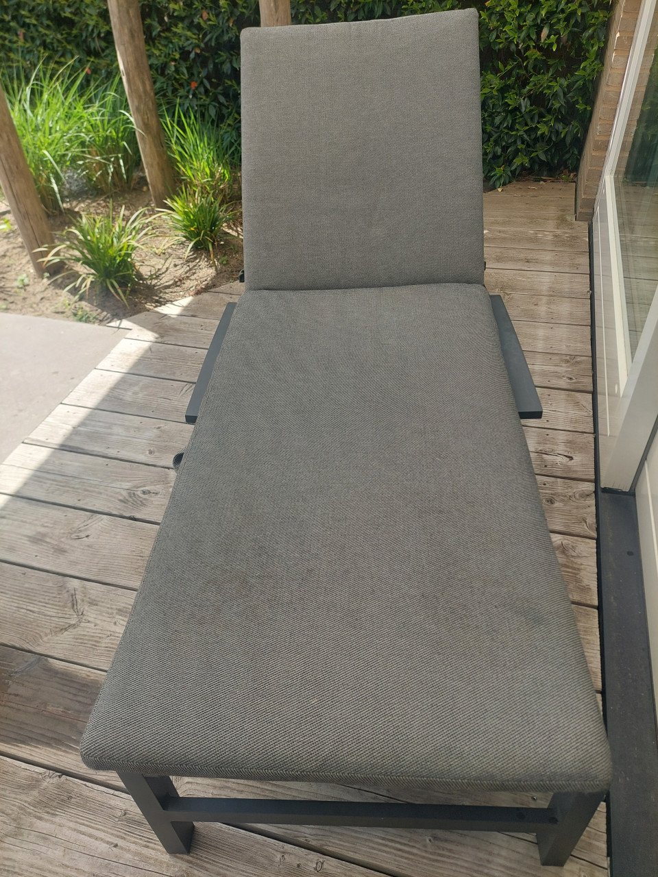 Verstelbaar ligbed model "Annabel" met kussen