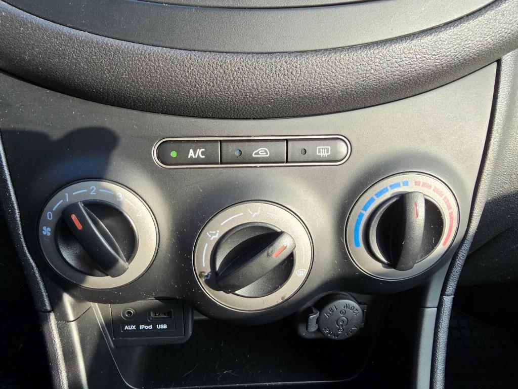 Hyundai I 10 1.0 pro lage kilometerstand! van 1e eigenaar.