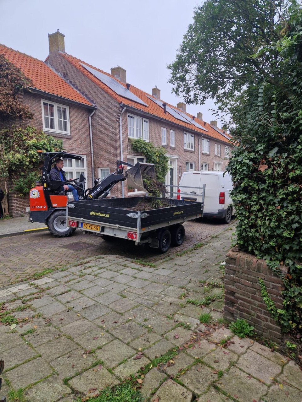 Elektrische kiep aanhanger Te Huur