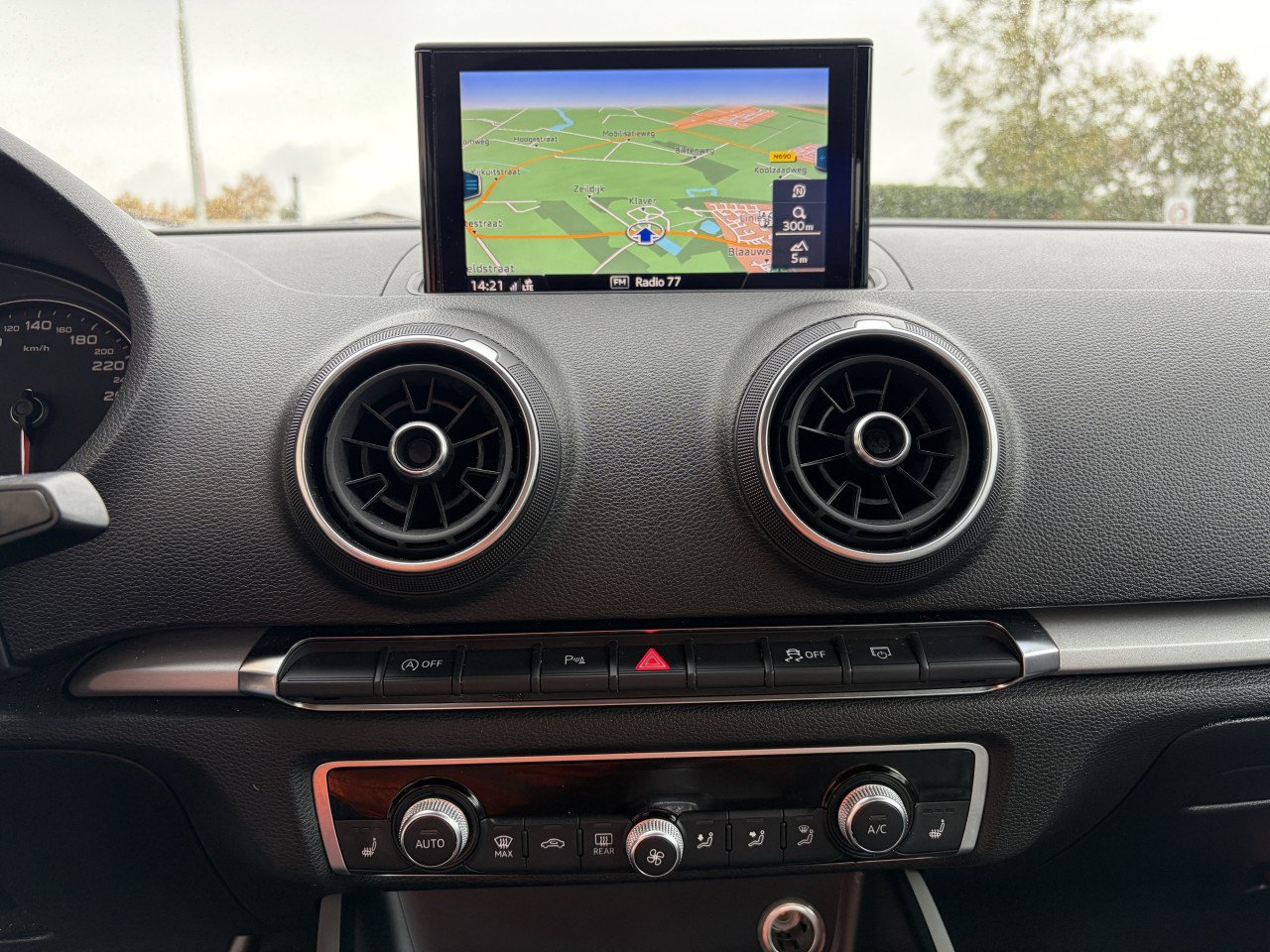 Audi A3 1.0 TFSI Sedan 2018 Automaat Navigatie PDC Leder 112dkm