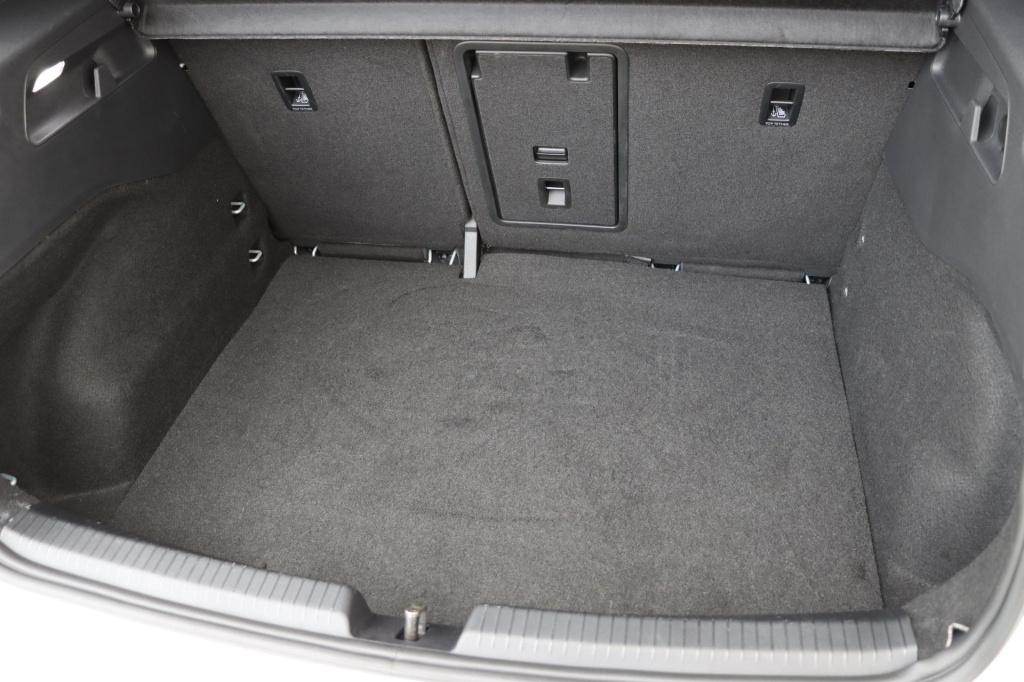 Volkswagen Id.3 pro 58 kwh 204pk | soh 95,5% |
