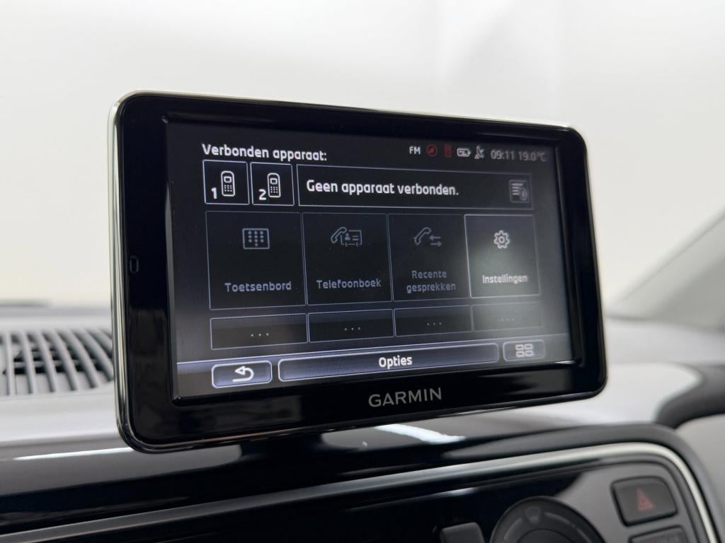 Volkswagen UP! occasion 1.0 high up! bluemotion | grijs | tweedehands volks