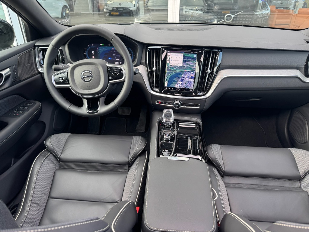Volvo V60 t6 awd ultimate dark | nieuwprijs € 70.734,= |