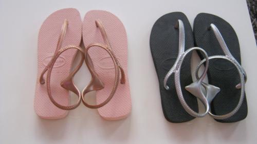NIEUW 2 PAAR HAVANNAS SLIPERS MAAT 37 ALLE BIJ VOOR 10 EURO