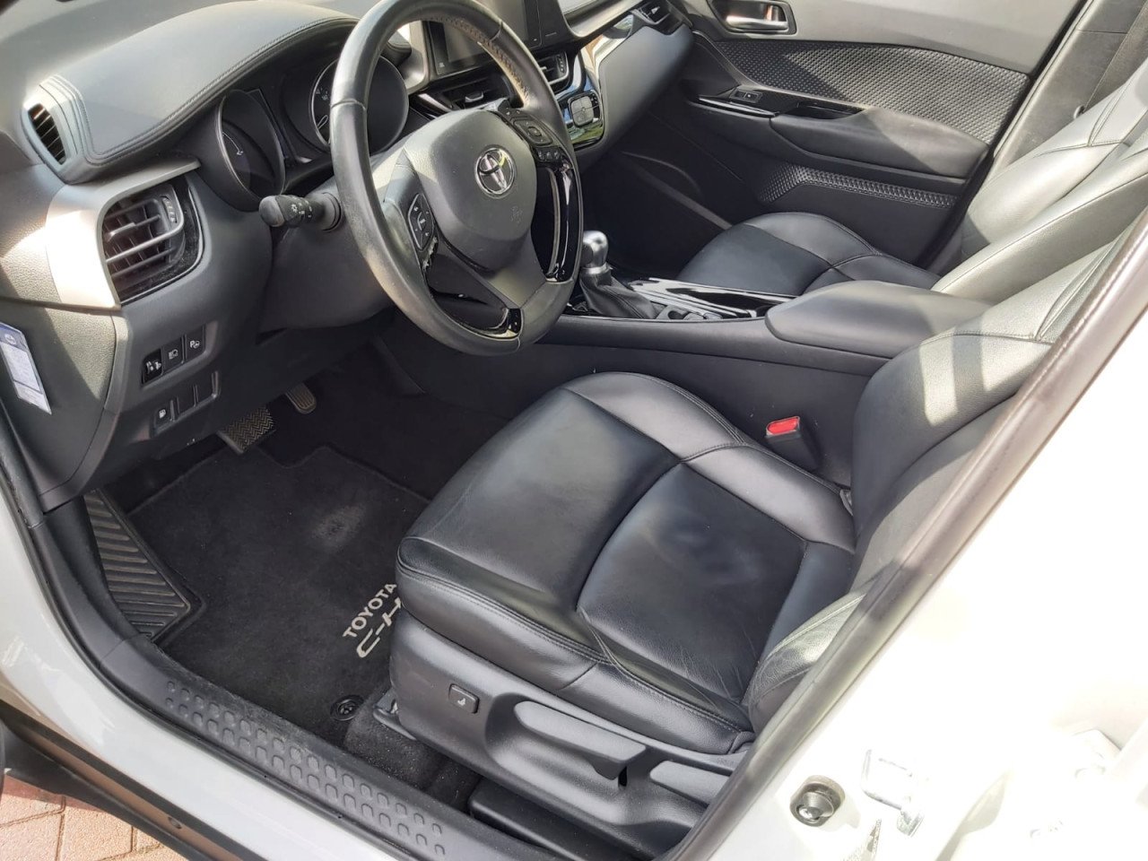 Auto toyota chr Hibride automaat van 2019