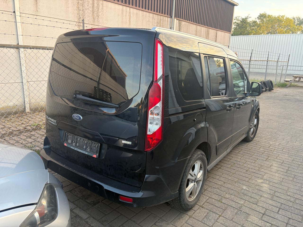 Ford Tourneo connect 1.0i 2018 motor kapot
