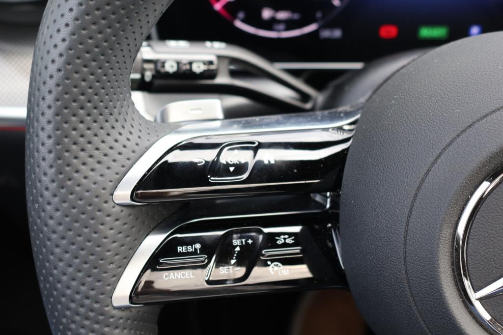 Mercedes-Benz Glc 300e 4matic amg line i nappa i digital light i panoramada