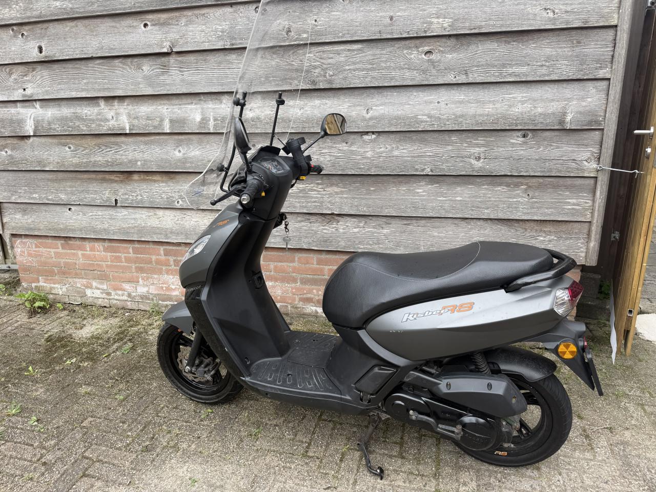 In goede staat scooter gele kenteken 45 km/u