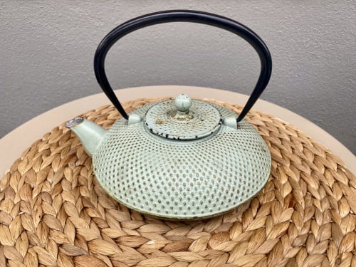 Gietijzeren theepot mint