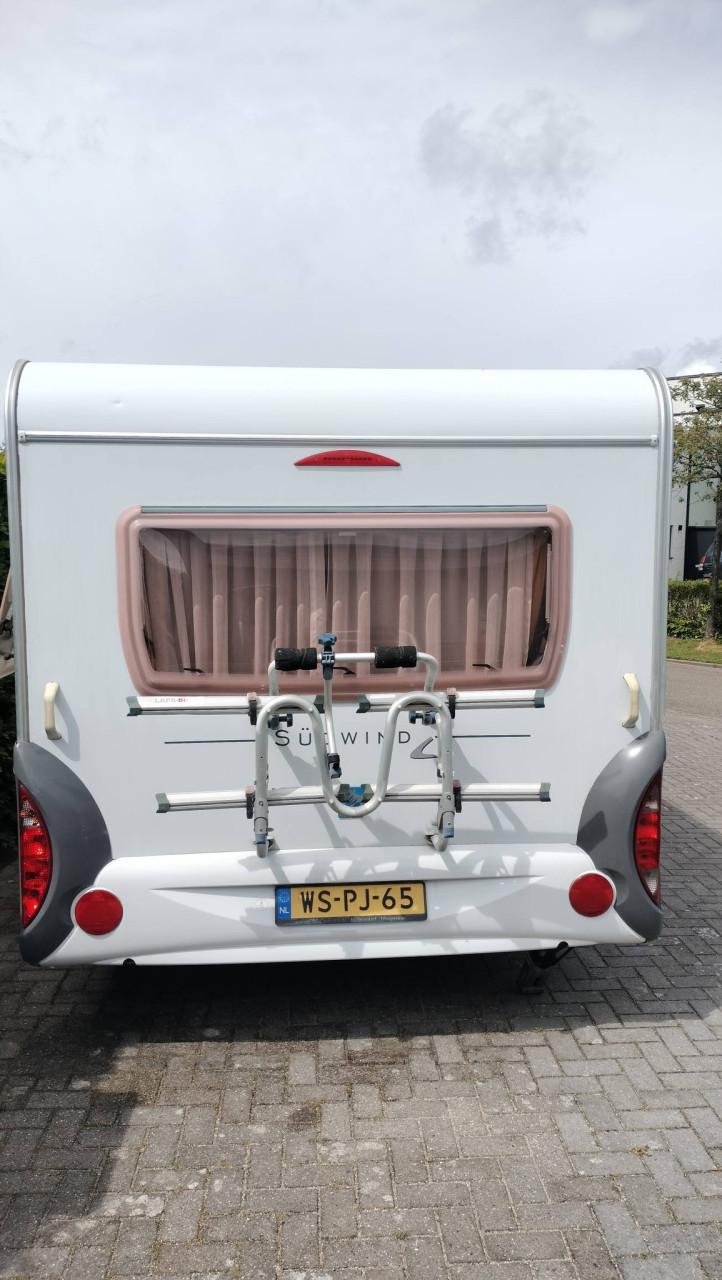 Knaus 450 (2006) met voortent