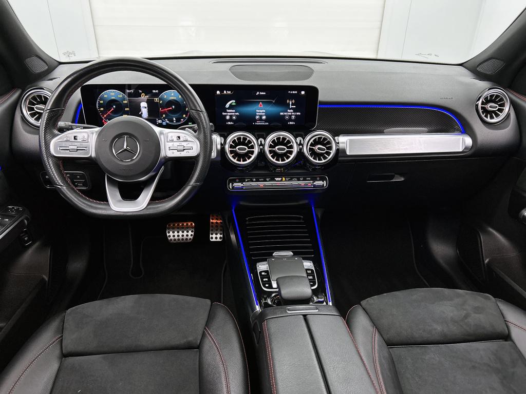 Mercedes-Benz Glb 180 business solution amg | panoramadak | sfeerverlichtin