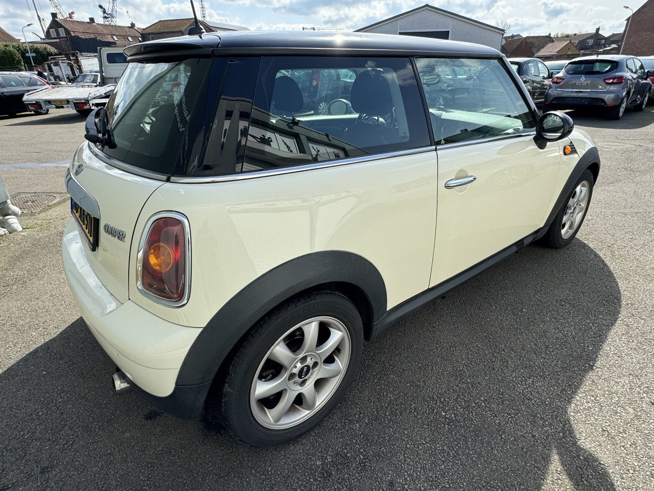 Mini 1.6i Cooper Bouwjaar 2007 AIRCO NAP ! ! !