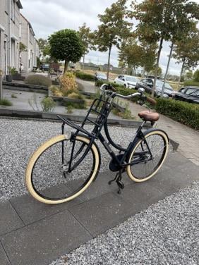 Te koop: nette, tweedehands Burgers fiets.