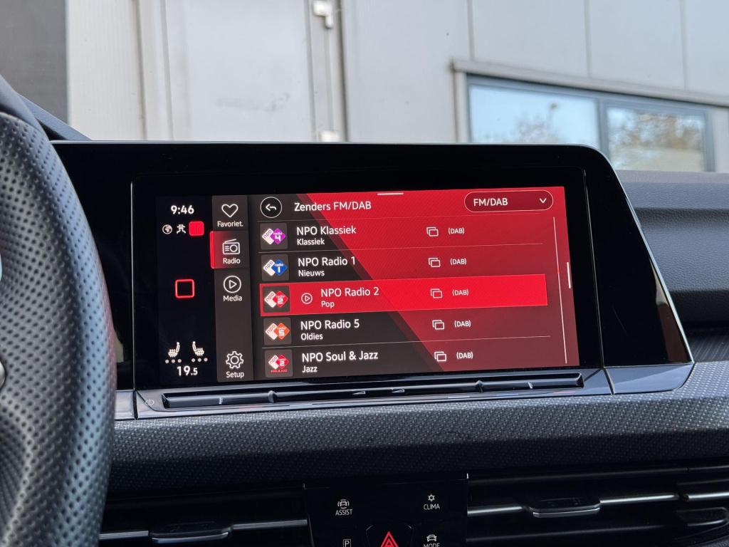 Volkswagen Golf 1.5 etsi r-line 150pk nl-auto + afneembare trekhaak!