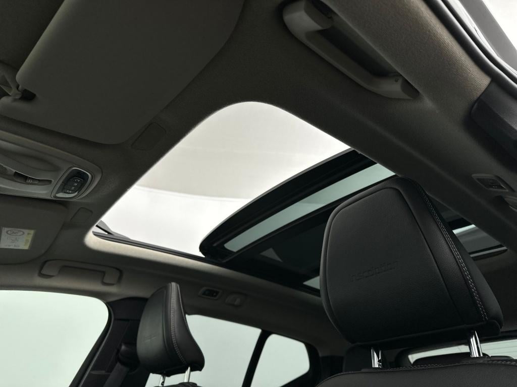 Volvo XC40 t5 262pk recharge inscription| pano| adap.cruise| leder| camera|