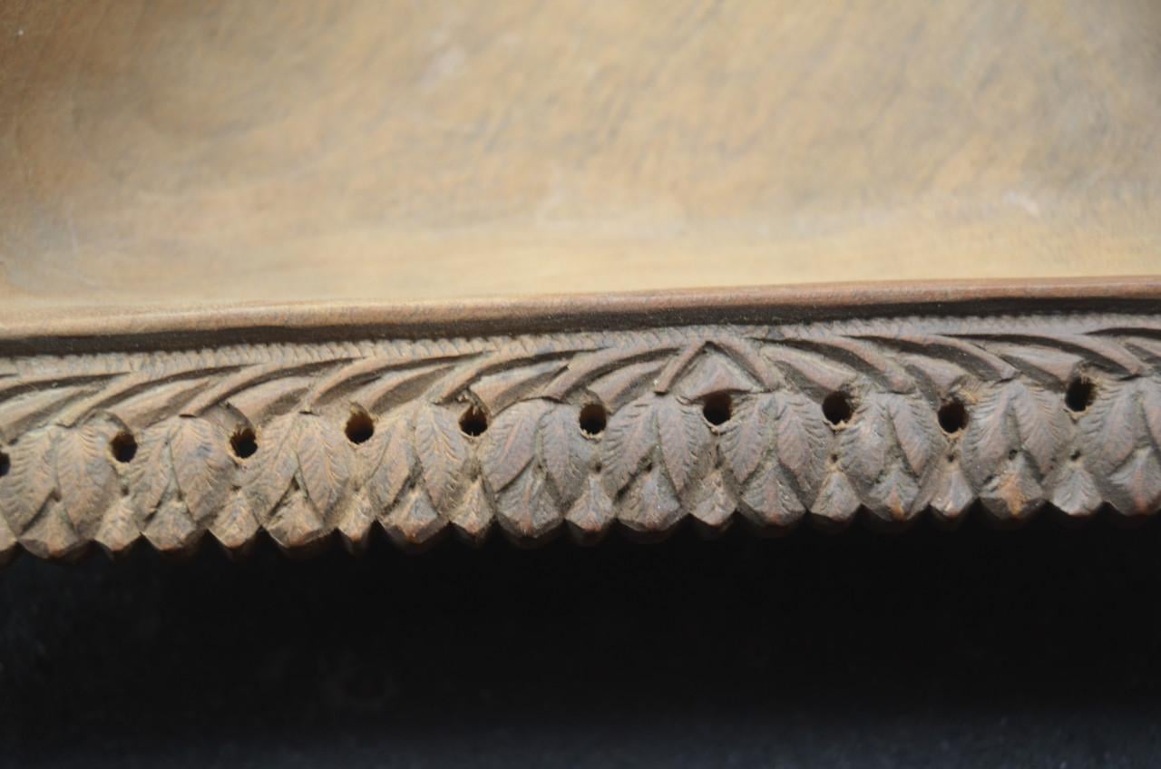 2 Leuke (Indische?) houten bakjes in goede staat