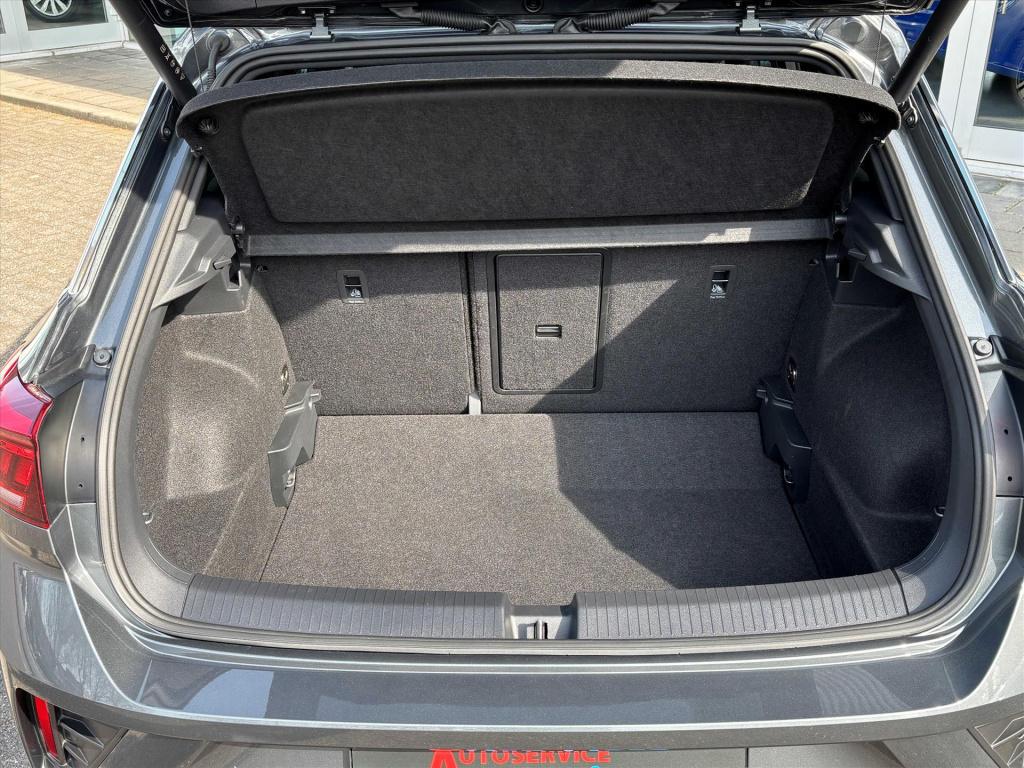 Volkswagen T-roc 1.5 tsi 150pk 7-dsg r-line|camera| dodehoek|carplay|led| r